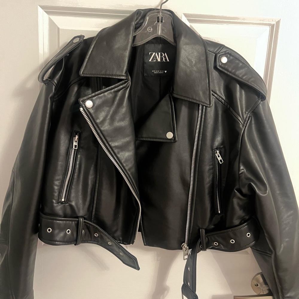Zara Women's Sleek Black Leather Biker Jacket